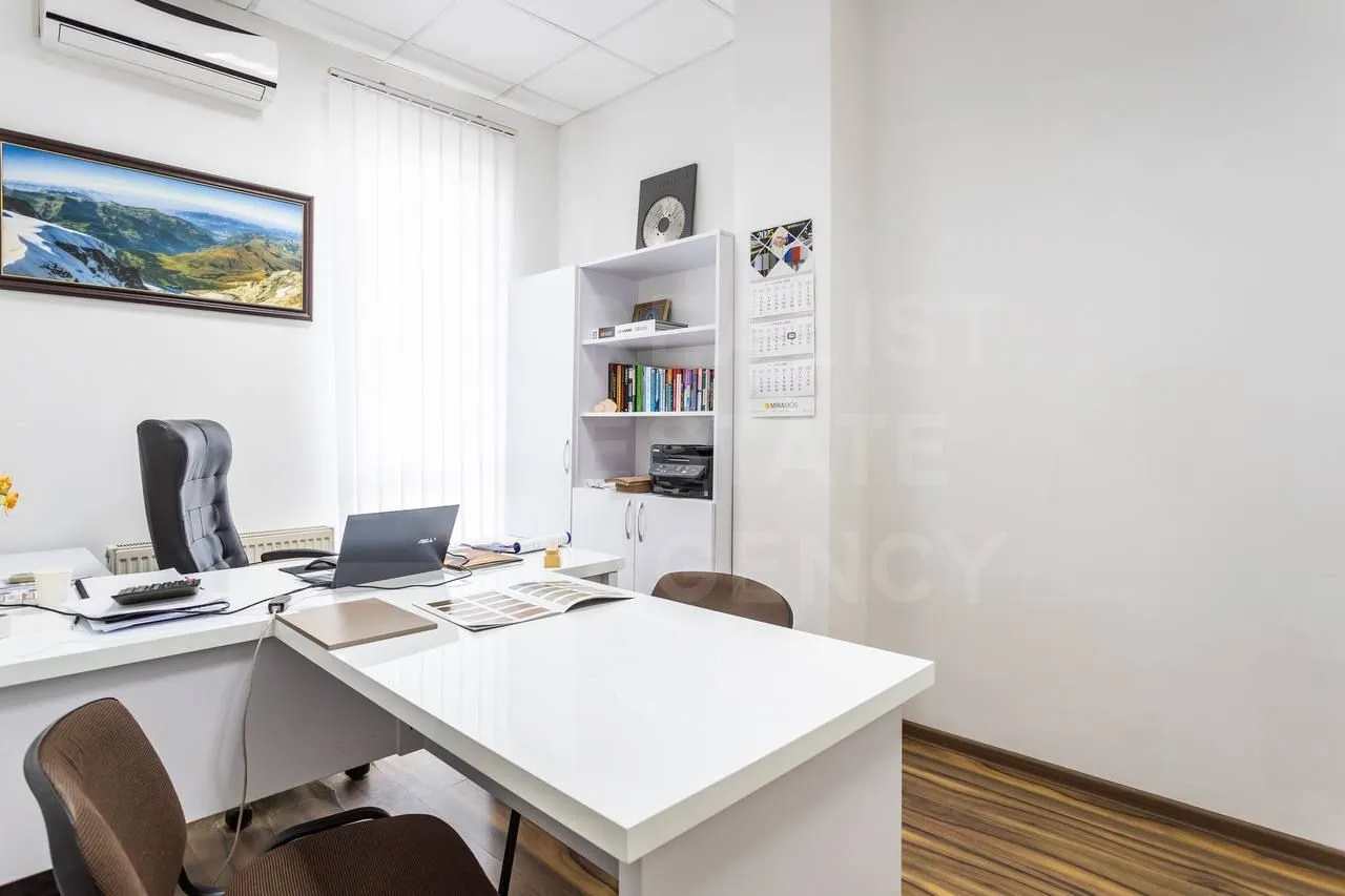Spațiu comercial, 3 843 m² — Imagine 3