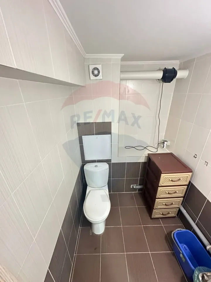 Trade space, 48.4 m² — Image 2