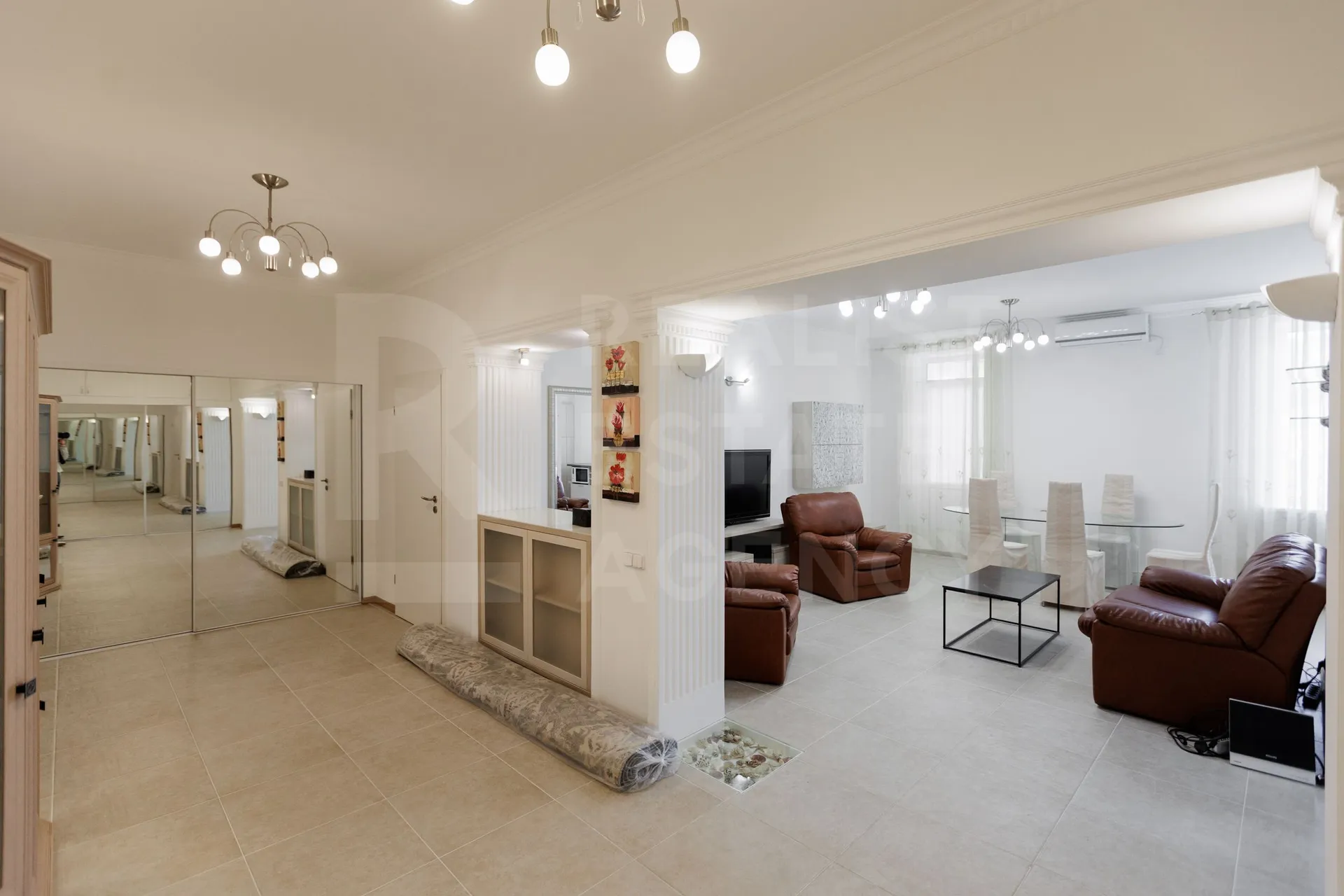 4-комнатная квартира, 156 м² — Изображение 1