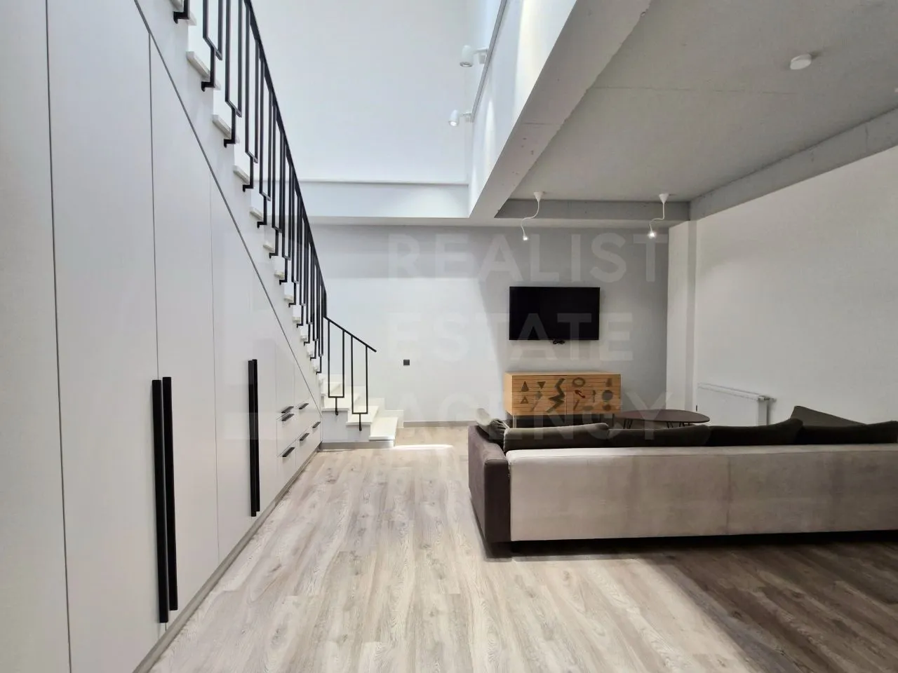 2-этажный дом, 4 комнаты, 128 м² — Изображение 1
