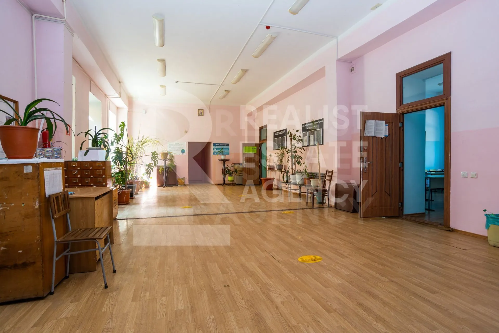 34-комнатный офис, 1 305 м² — Изображение 4