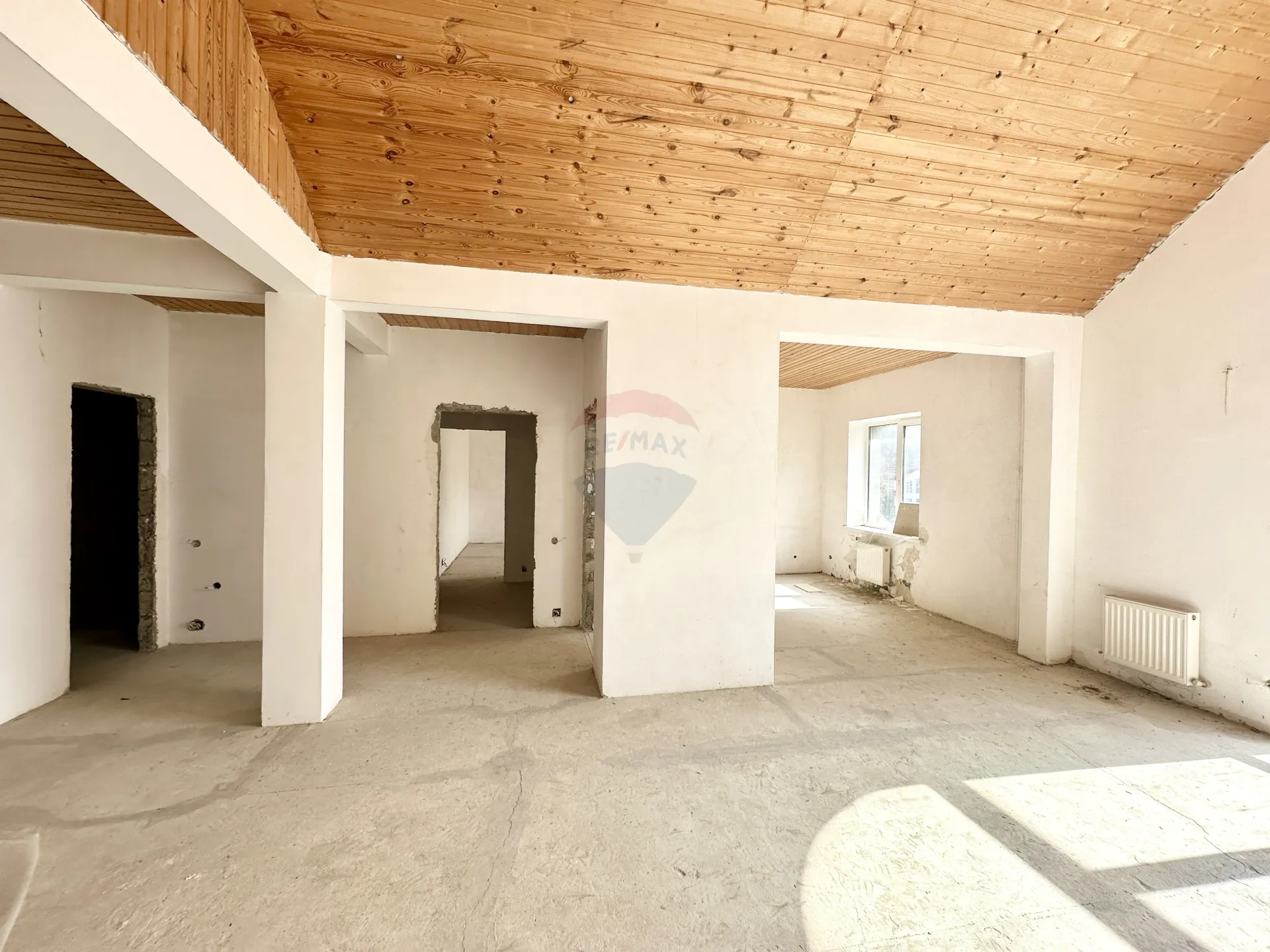 Free-purpose property, 800 m² — Image 1