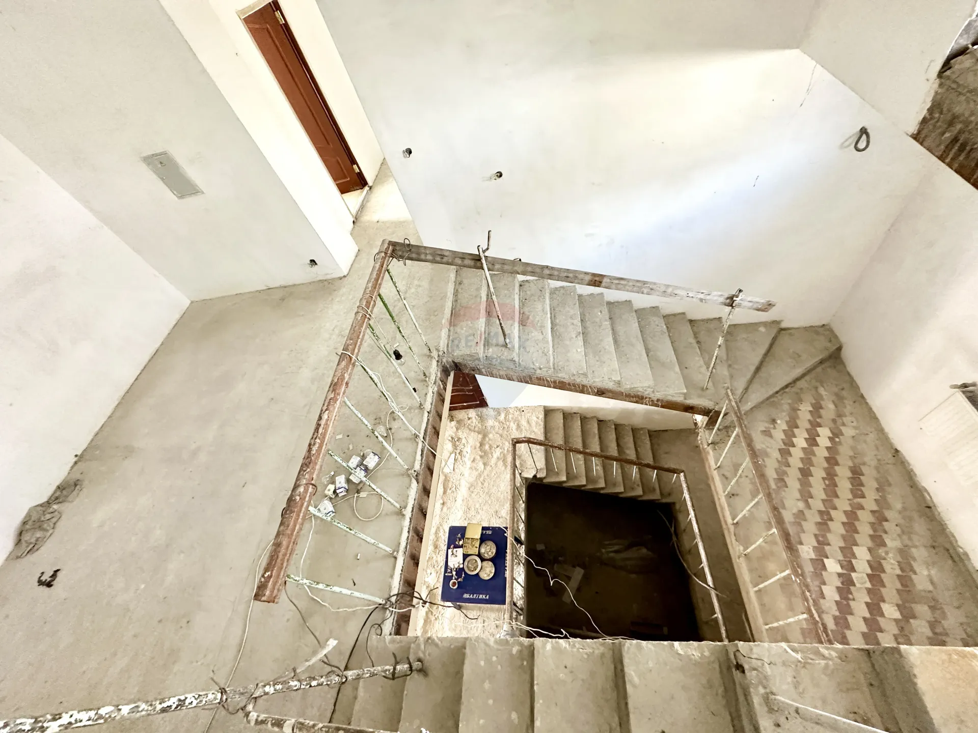 Free-purpose property, 800 m² — Image 3