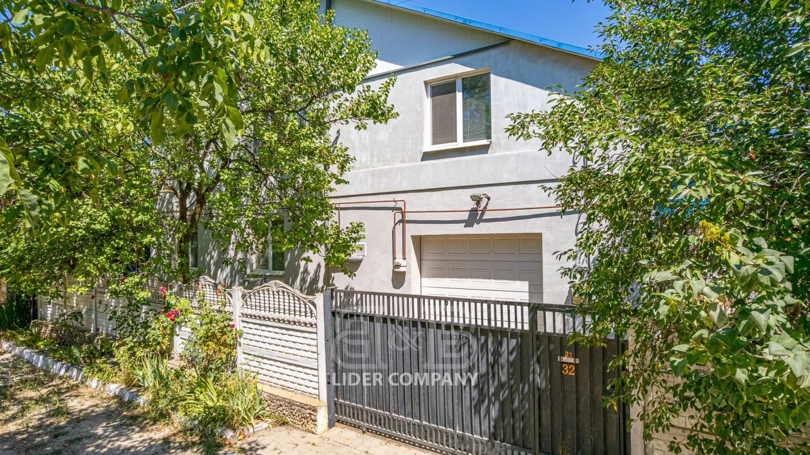 2-etaje casă, 4 camere, 180 m² — Imagine 1