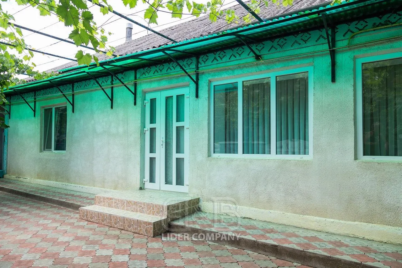 1-этажный дом, 4 комнаты, 140 м² — Изображение 1