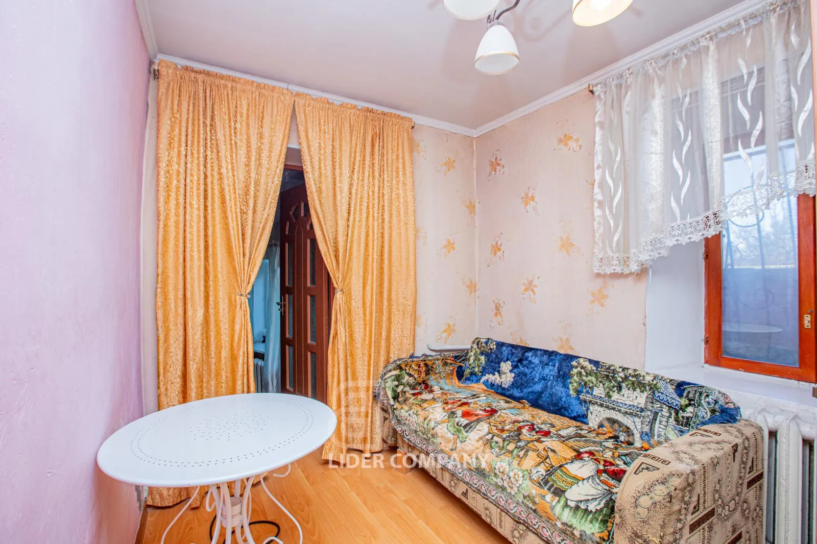 1-etaje casă, 3 camere, 138 m² — Imagine 2