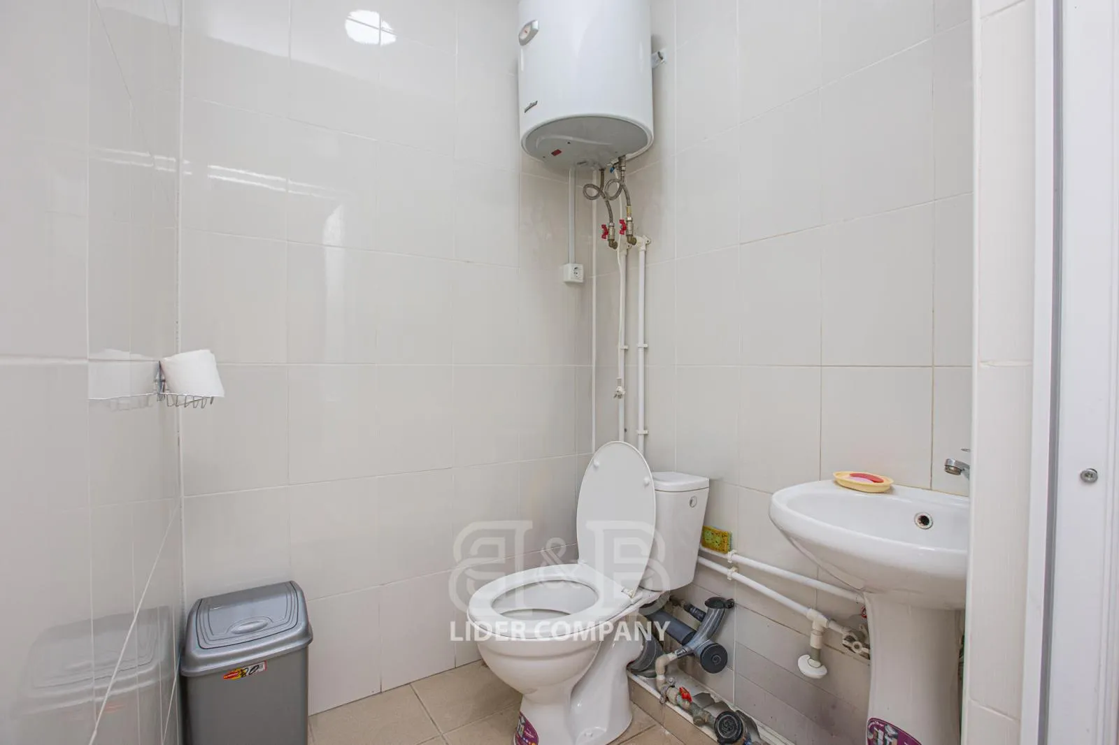 Spațiu comercial, 64 m² — Imagine 2
