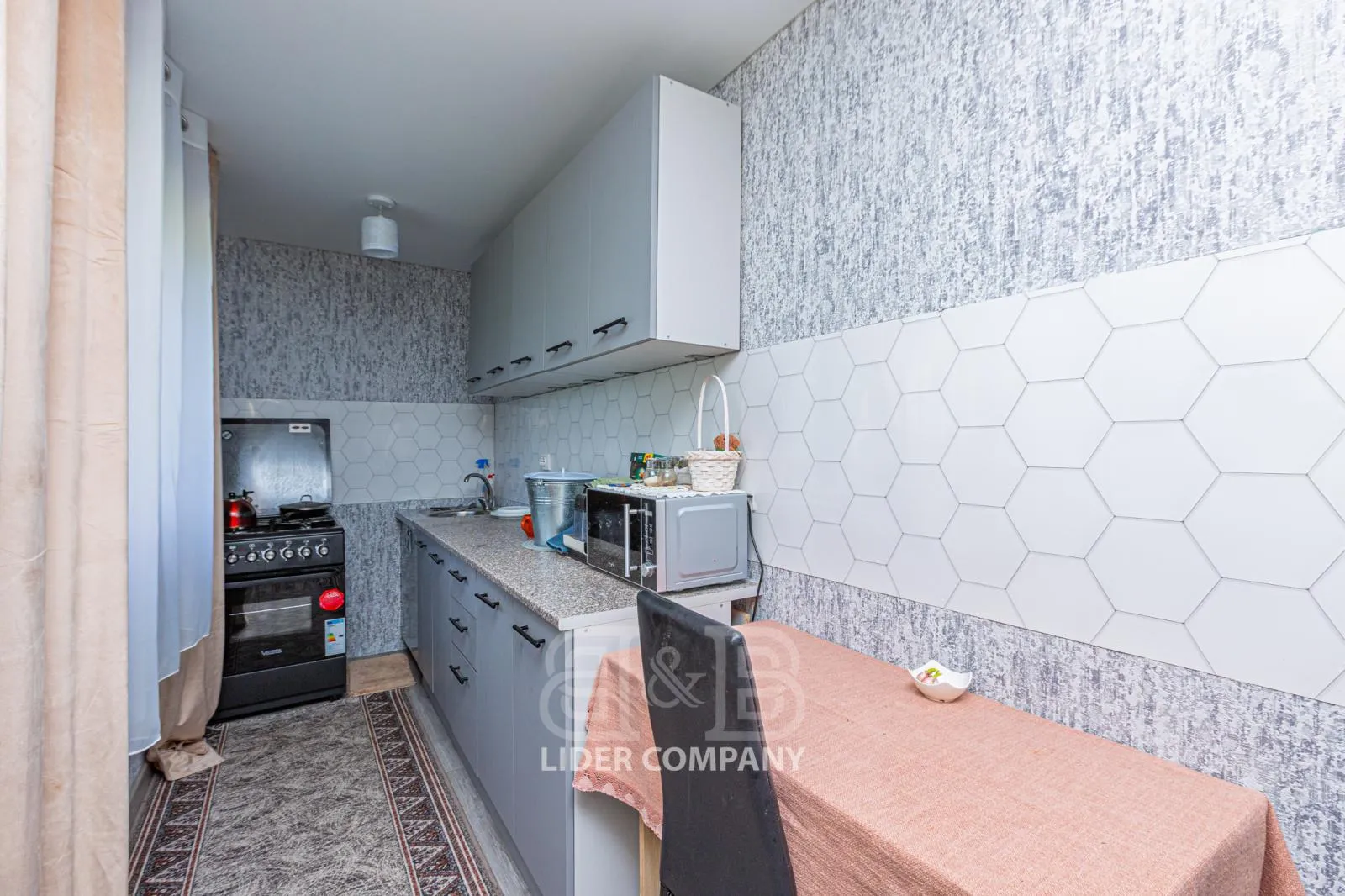 1-etaje casă, 2 camere, 95 m² — Imagine 2