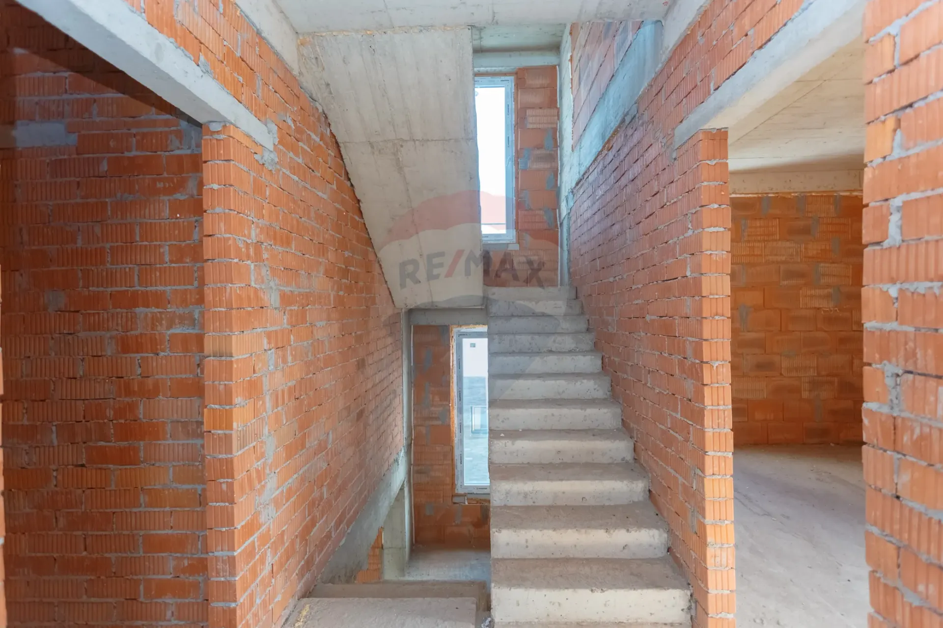 2-floor house, 179 m² — Image 3