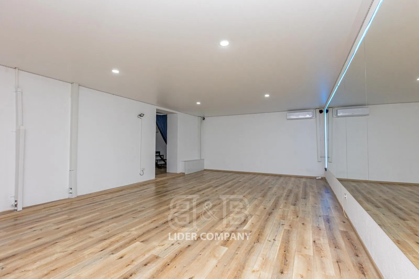 Spațiu comercial, 155 m² — Imagine 1