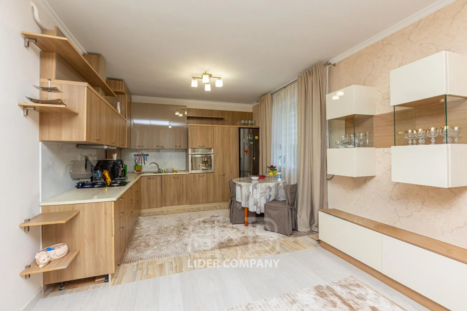 2-этажный дом, 3 комнаты, 136 м² — Изображение 2