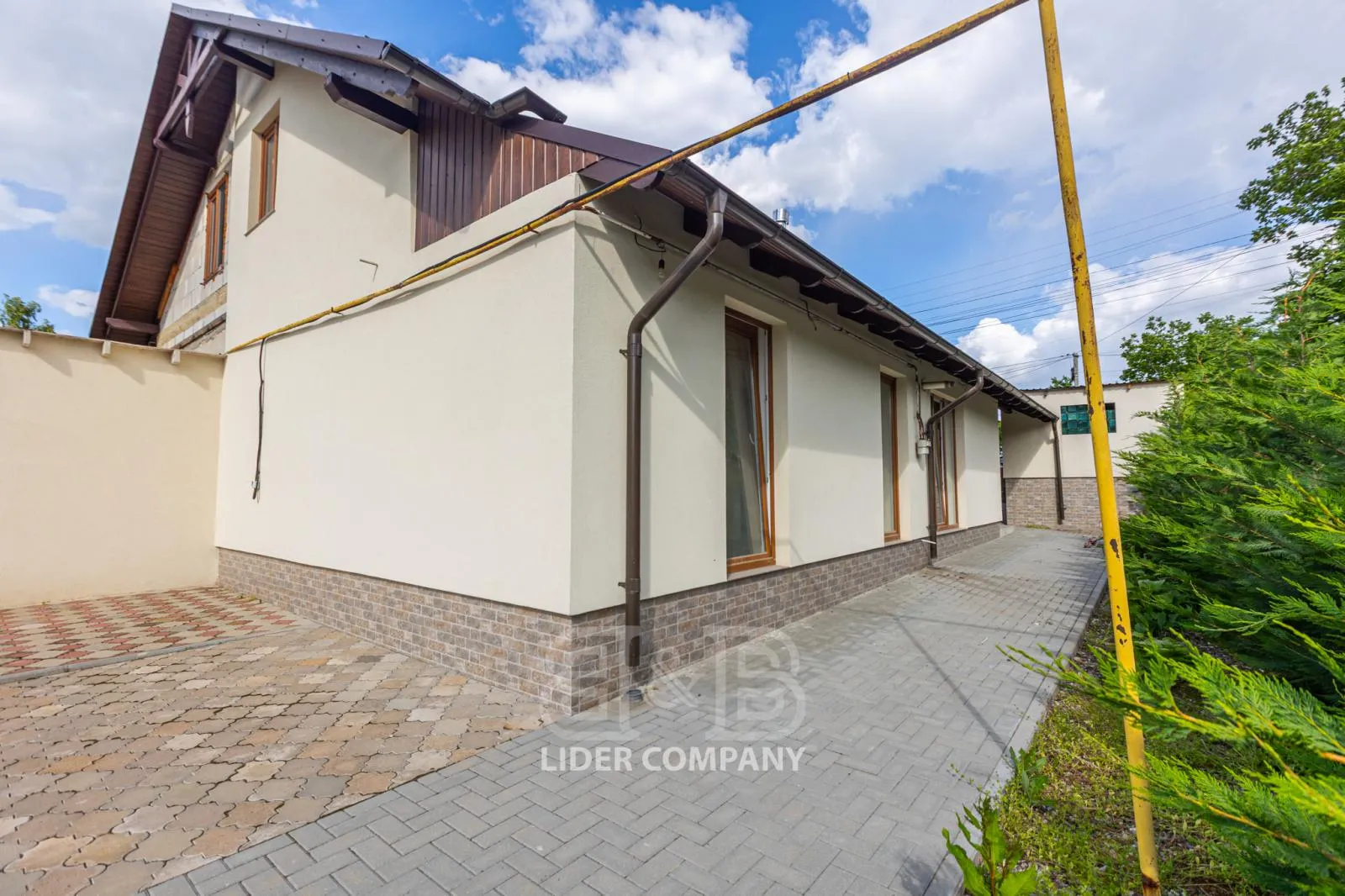 1-этажный дом, 3 комнаты, 140 м² — Изображение 1
