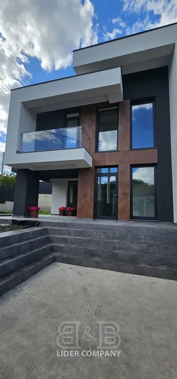 2-этажный дом, 3 комнаты, 140 м² — Изображение 1