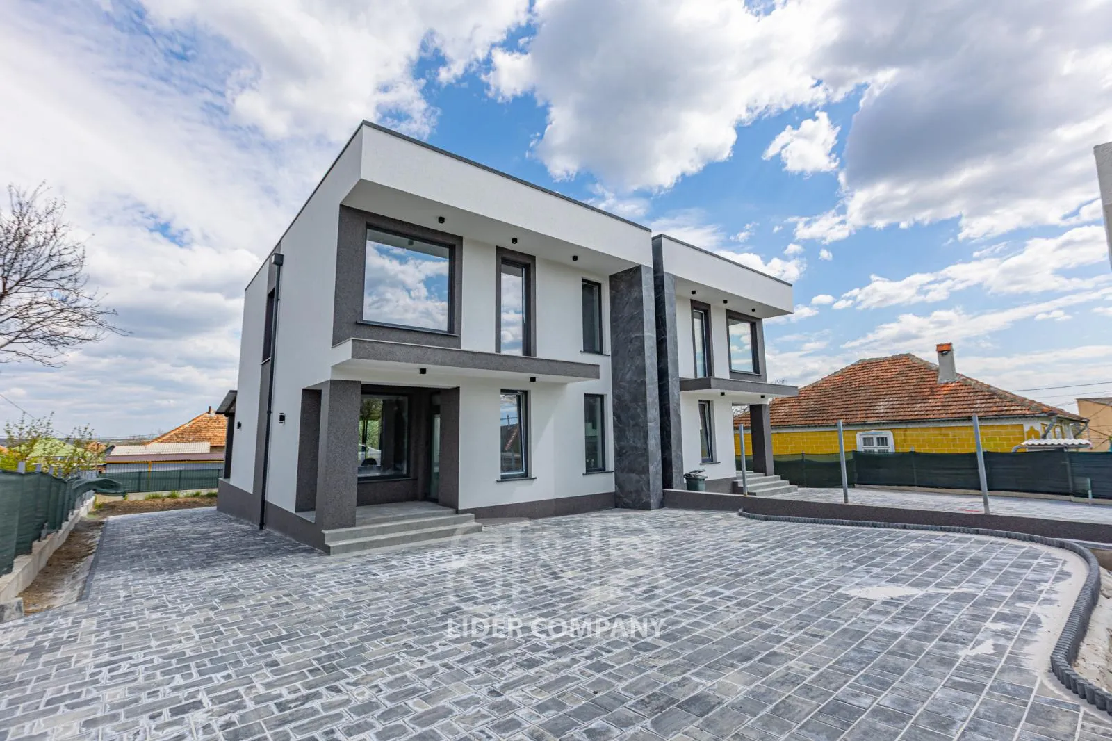 2-этажный дом, 4 комнаты, 183 м² — Изображение 1