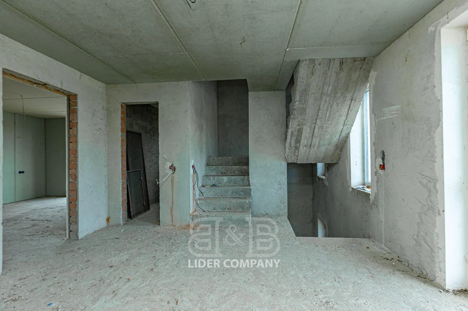 2-этажный дом, 3 комнаты, 140 м² — Изображение 3