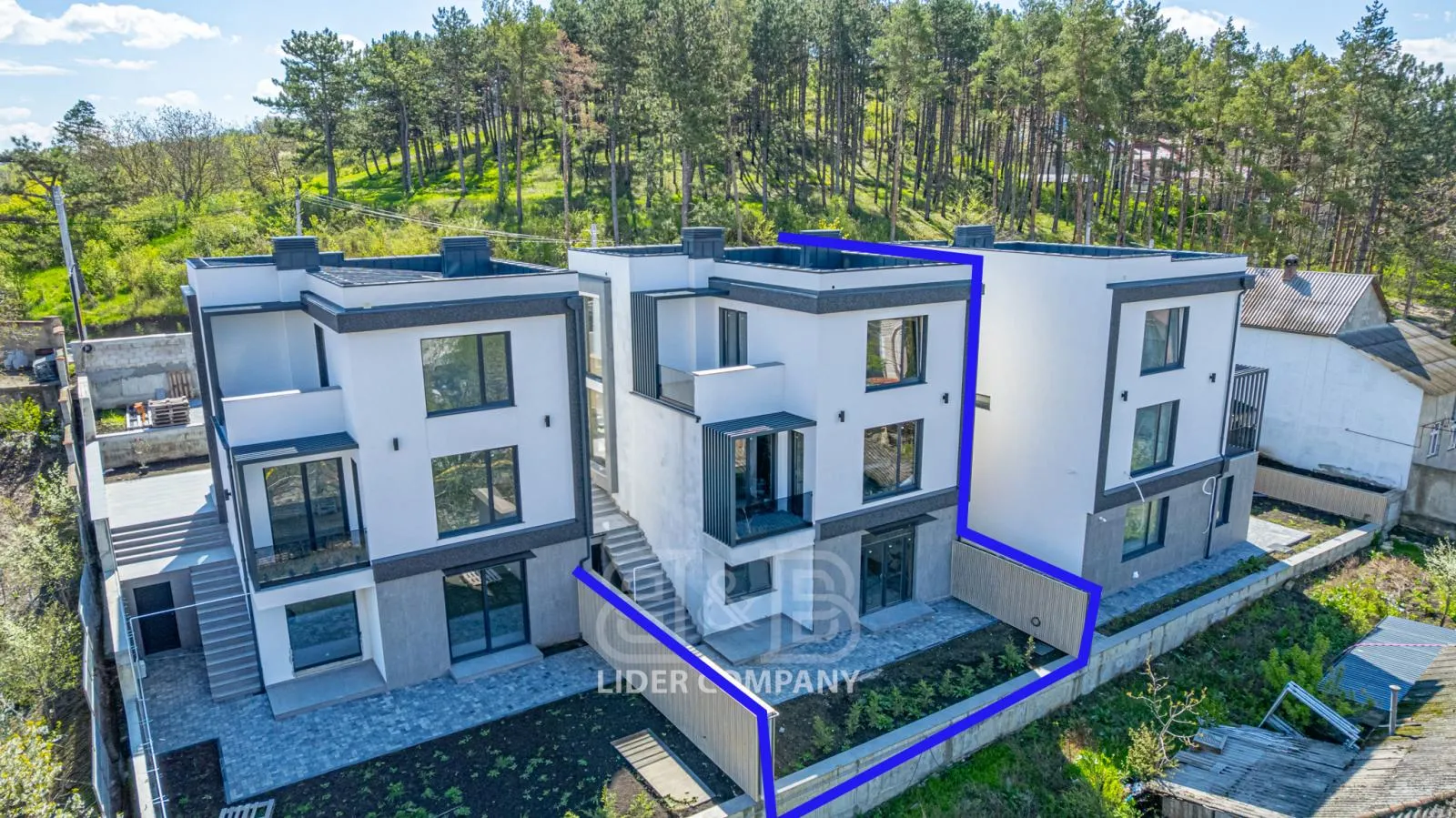 3-etaje casă, 4 camere, 180 m² — Imagine 1