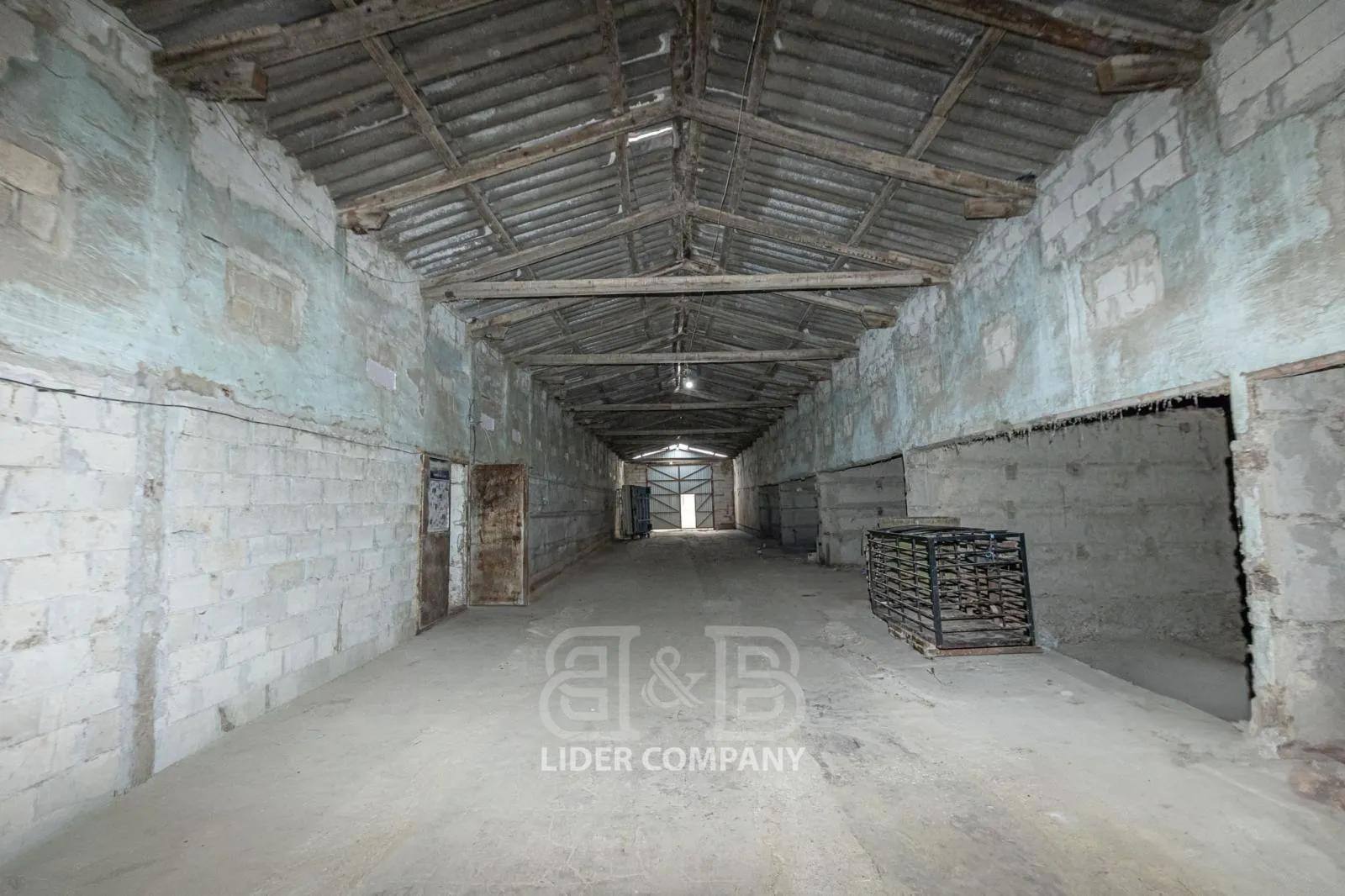 Commercial space, 874 m² — Image 1