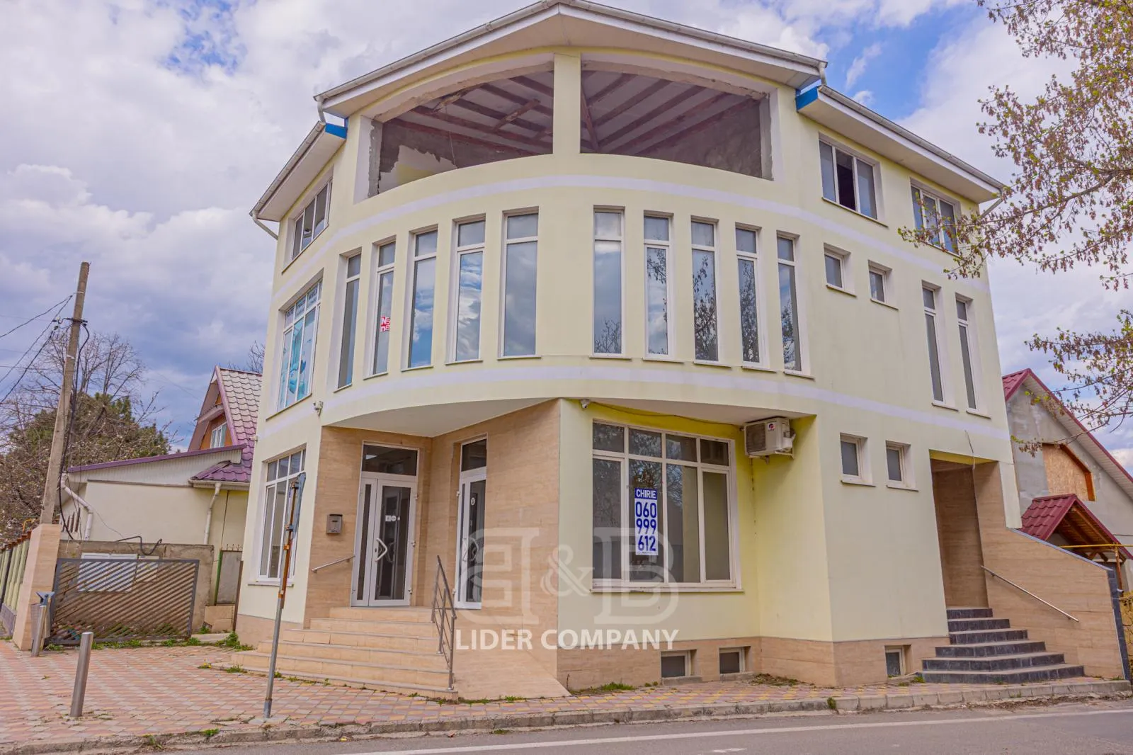 Commercial space, 380 m² — Image 1