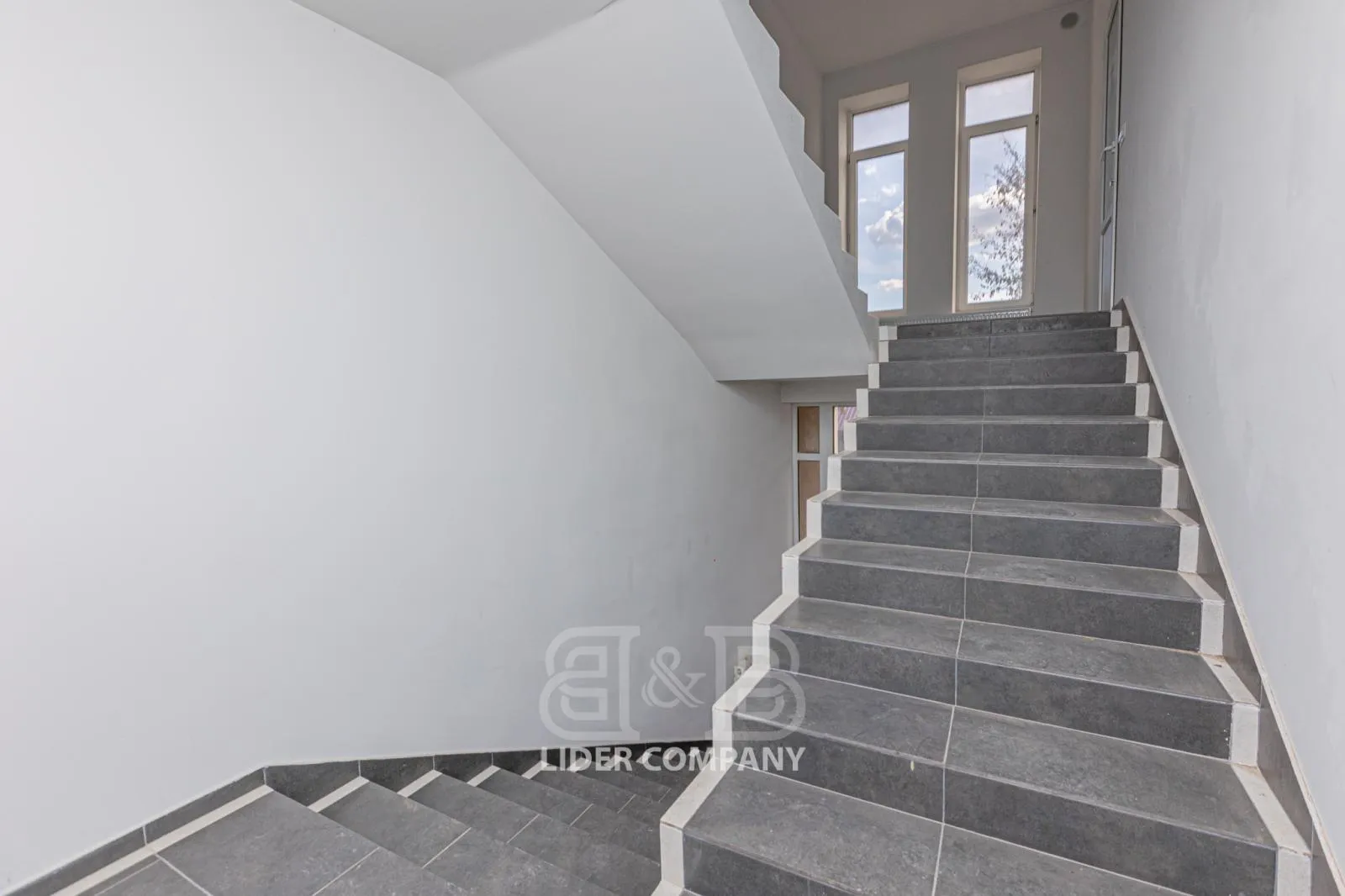 Spațiu comercial, 380 m² — Imagine 4