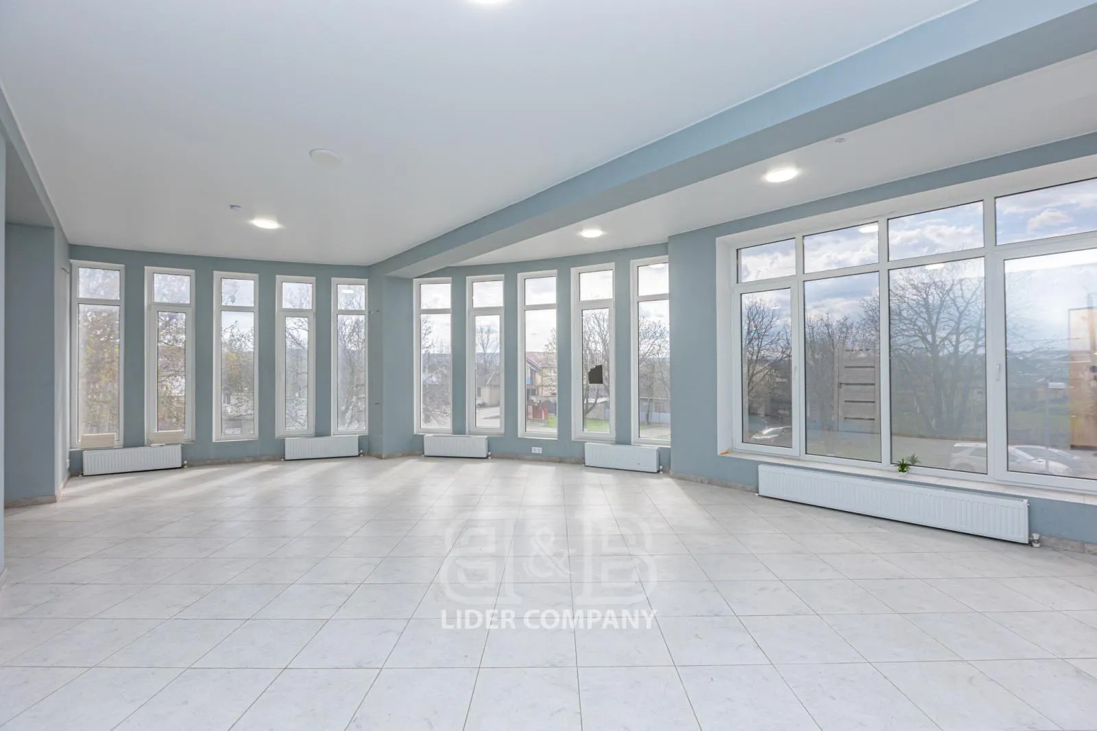 Spațiu comercial, 380 m² — Imagine 1
