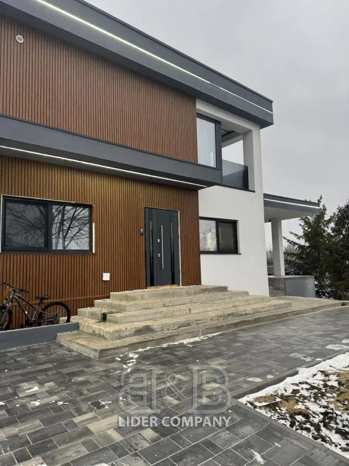 2-этажный дом, 2 комнаты, 180 м² — Изображение 1