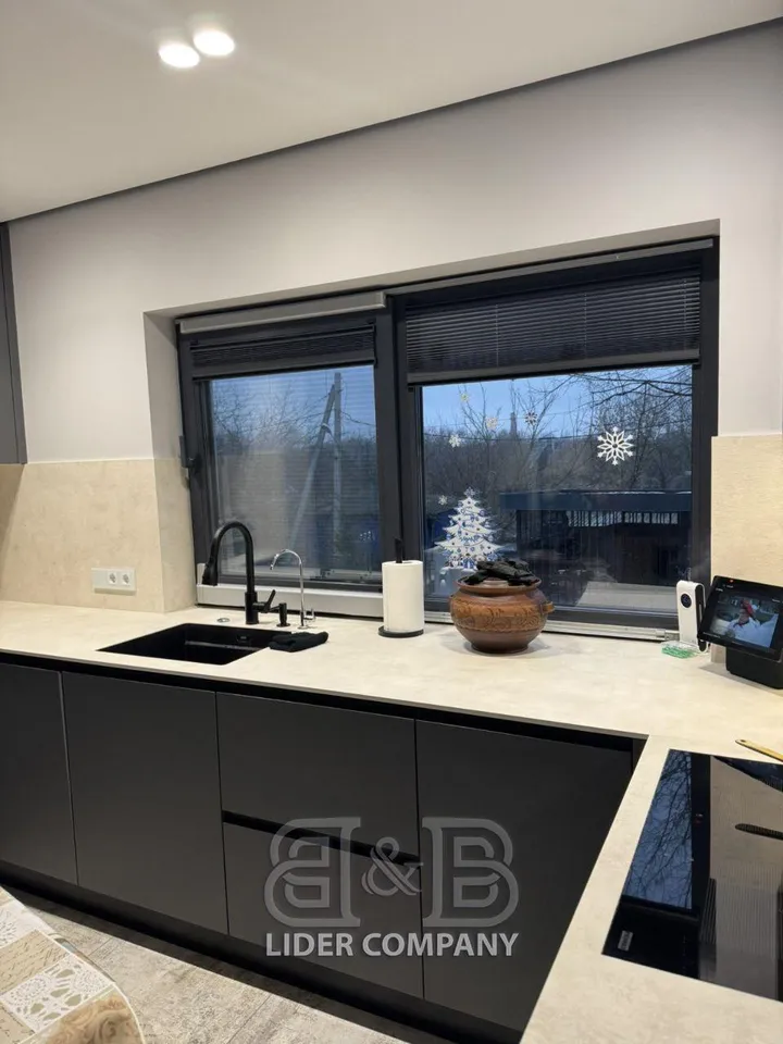 2-этажный дом, 2 комнаты, 180 м² — Изображение 2