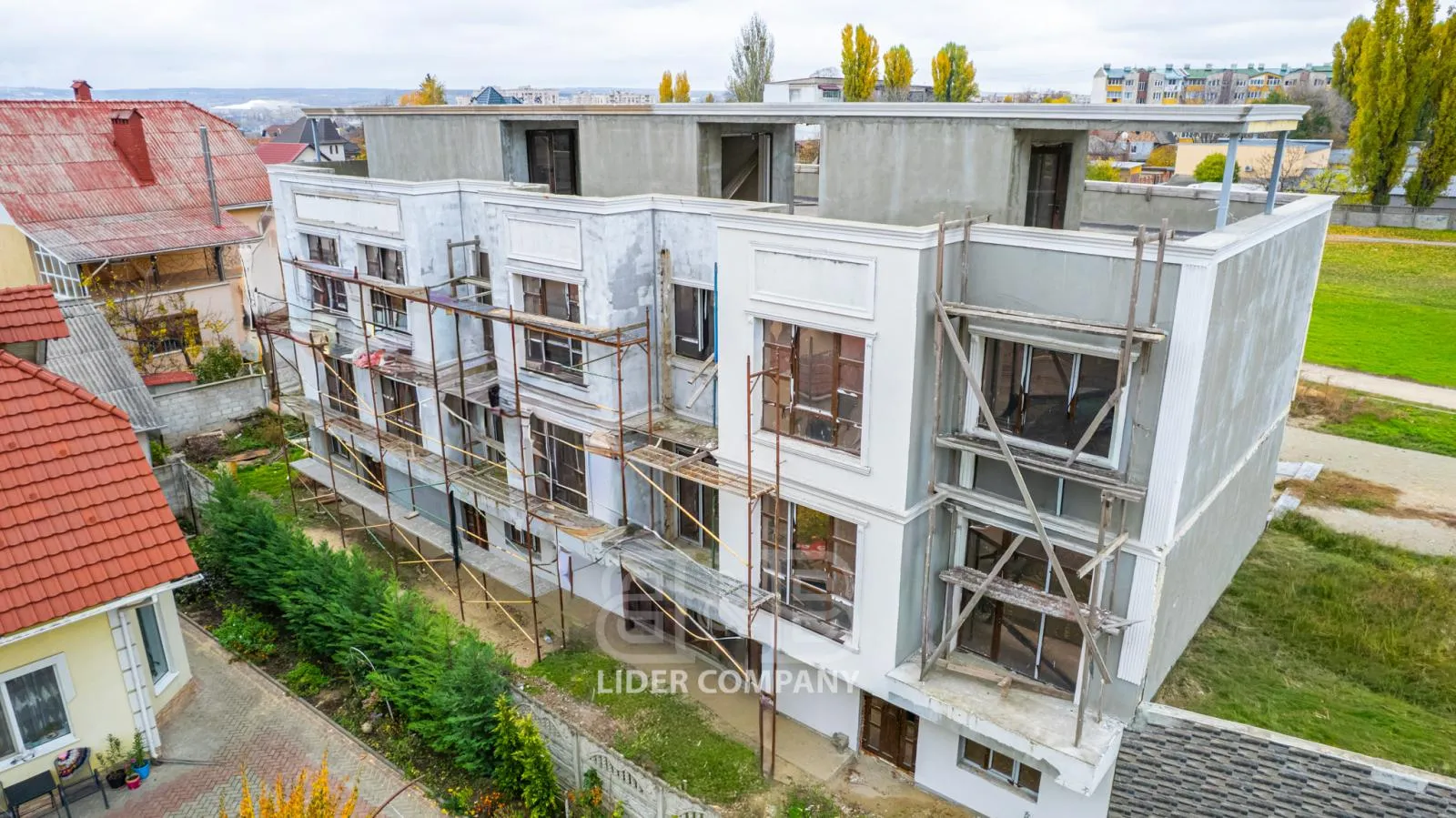 3-этажный дом, 4 комнаты, 160 м² — Изображение 1