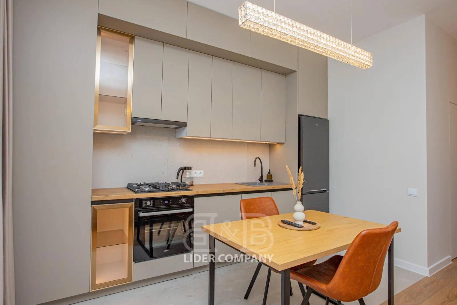 3-этажный дом, 5 комнат, 160 м² — Изображение 2