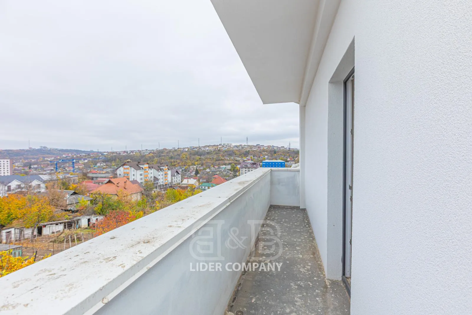 3-etaje casă, 4 camere, 176 m² — Imagine 4
