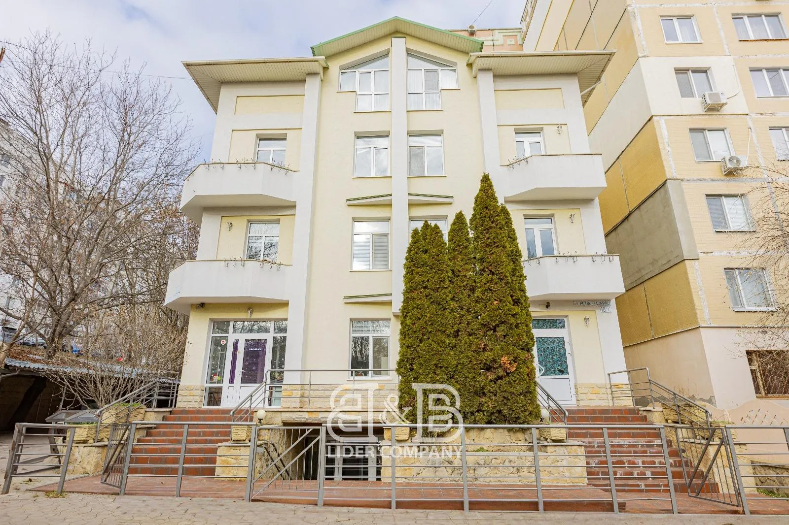 Spațiu comercial, 572 m² — Imagine 1