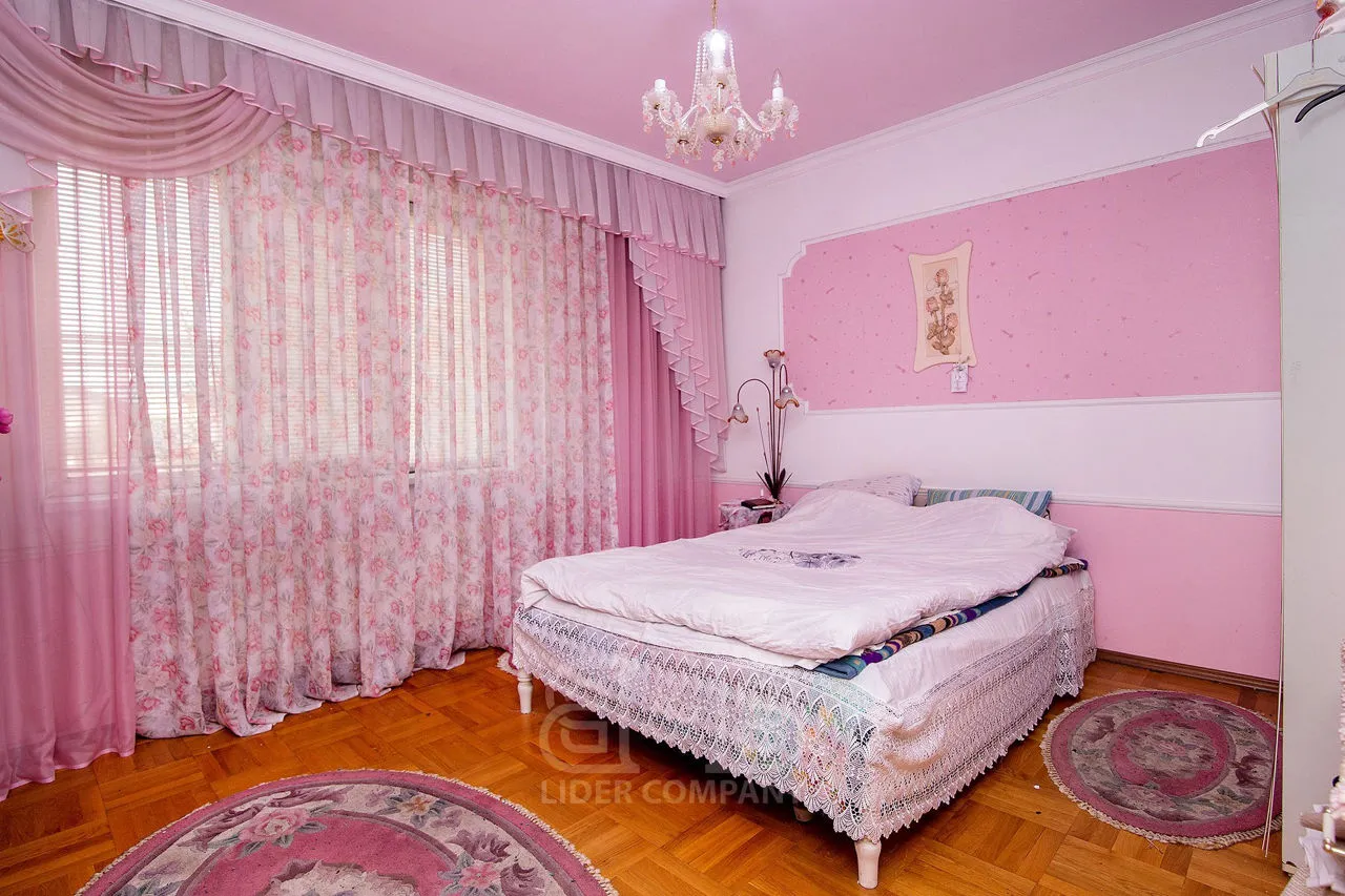3-этажный дом, 4 комнаты, 380 м² — Изображение 3