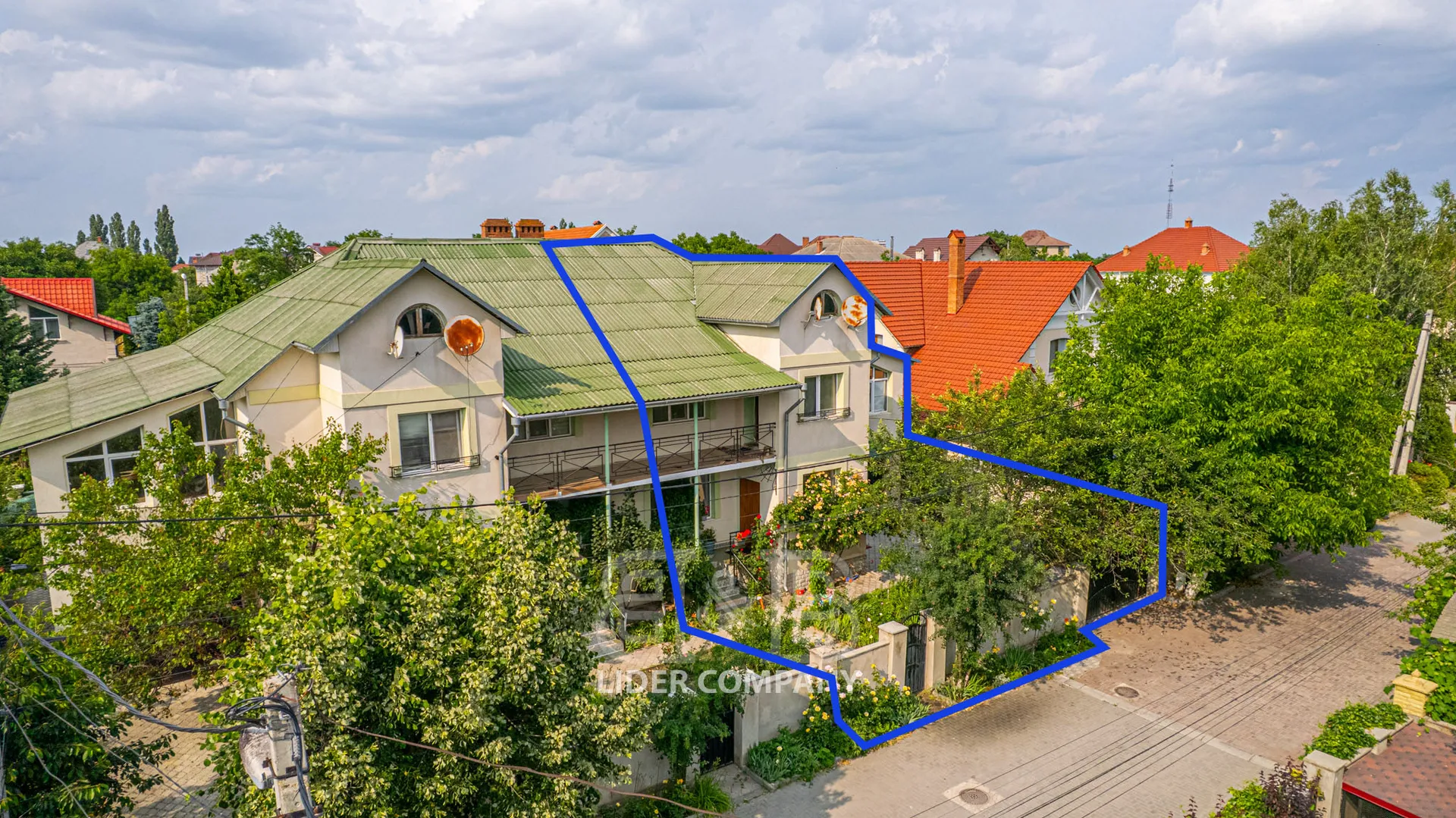 3-этажный дом, 4 комнаты, 380 м² — Изображение 1