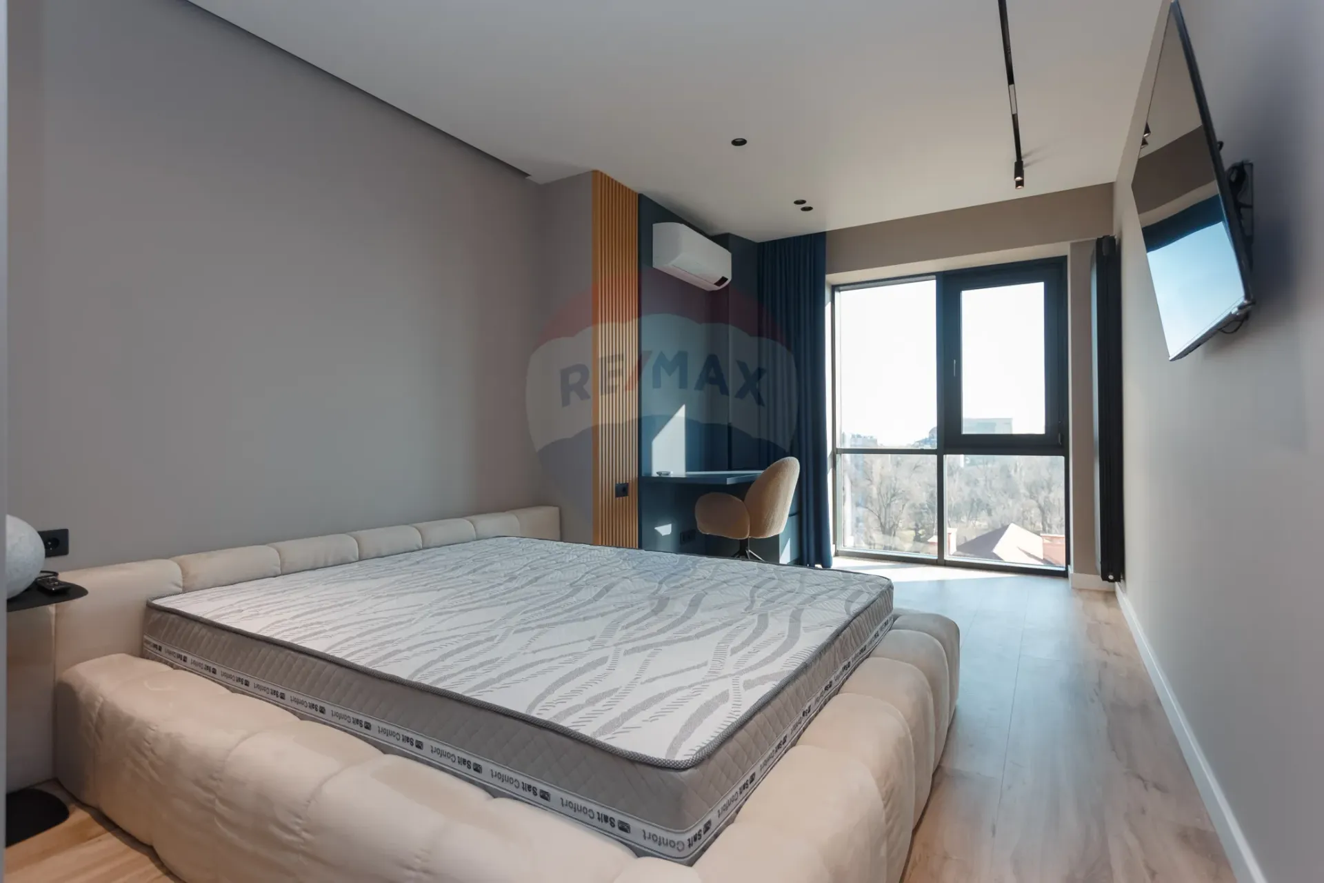 3-bedroom apartment, 141.8 m² — Image 3