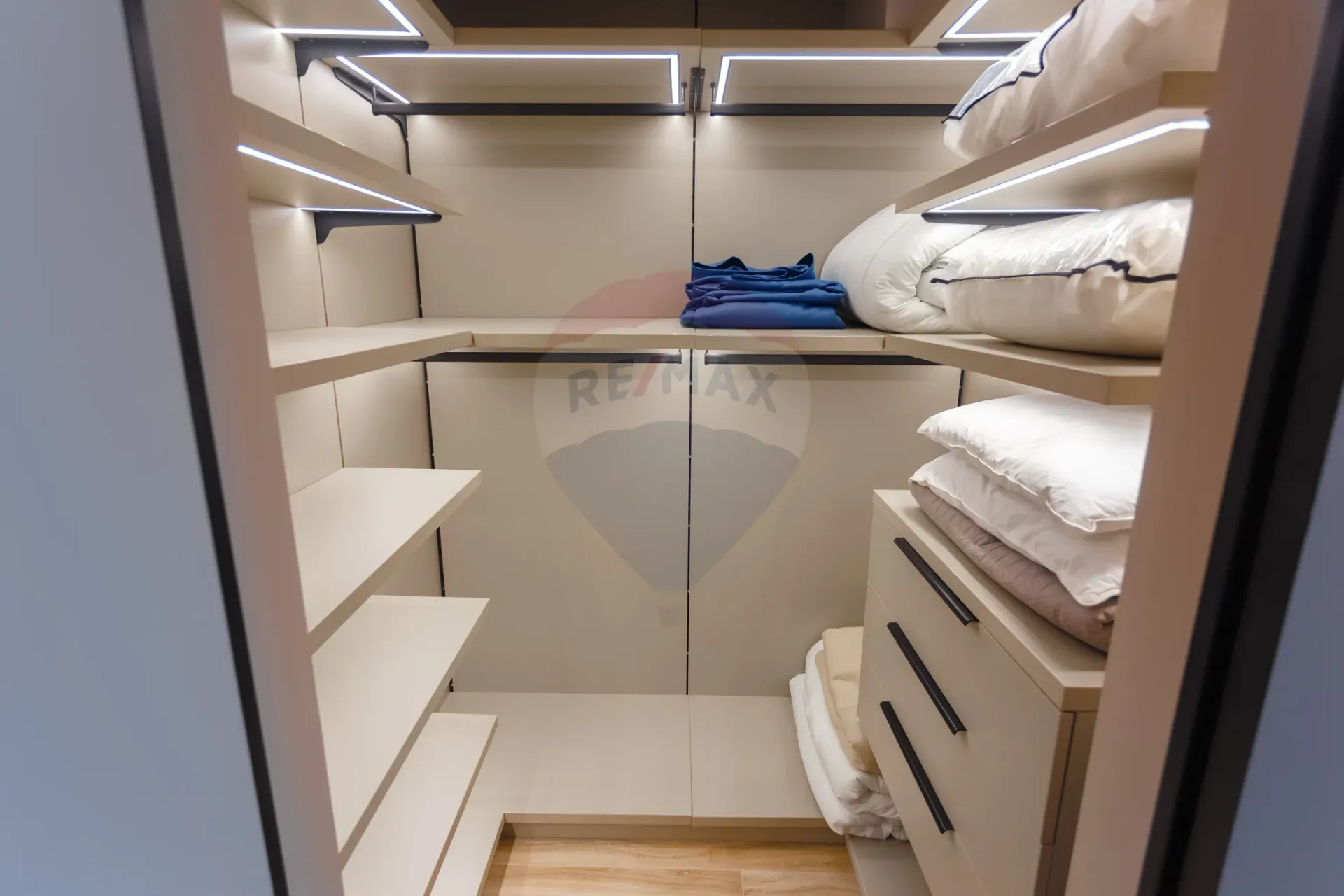 3-bedroom apartment, 141.8 m² — Image 7