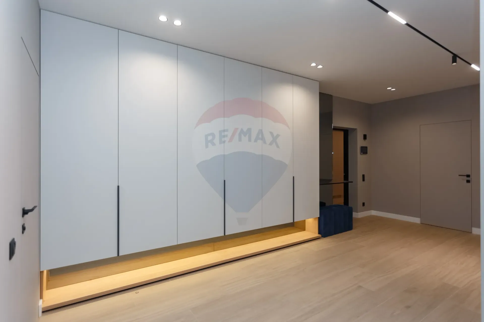 3-bedroom apartment, 141.8 m² — Image 8