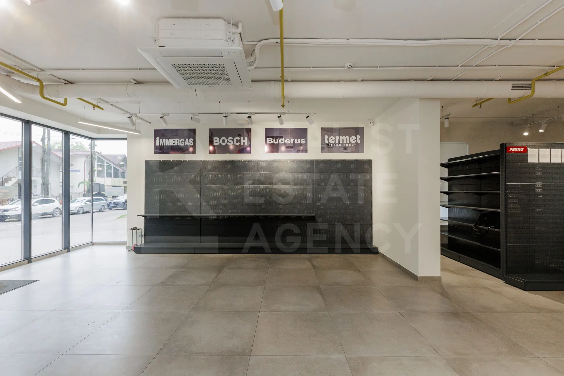 Spațiu comercial, 1 176 m² — Imagine 1