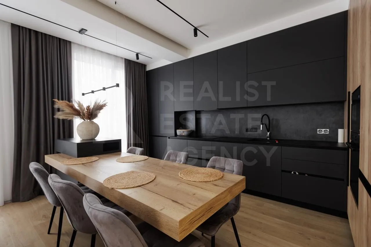 4-комнатная квартира, 206 м² — Изображение 2