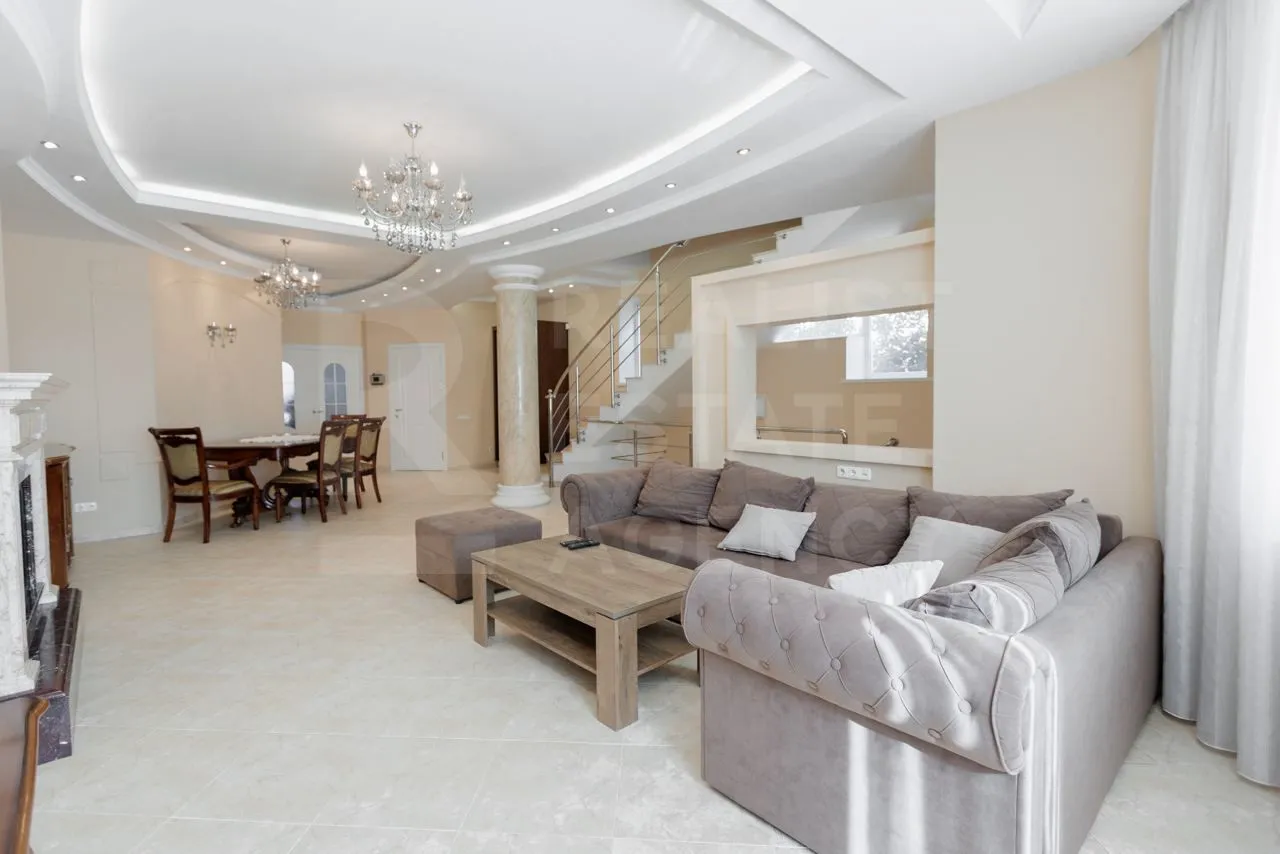 2-этажный дом, 4 комнаты, 280 м² — Изображение 3