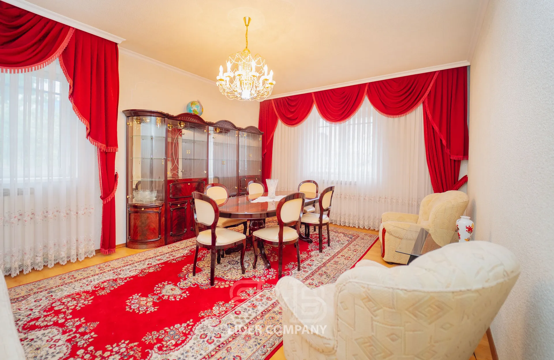 3-этажный дом, 6 комнат, 220 м² — Изображение 4