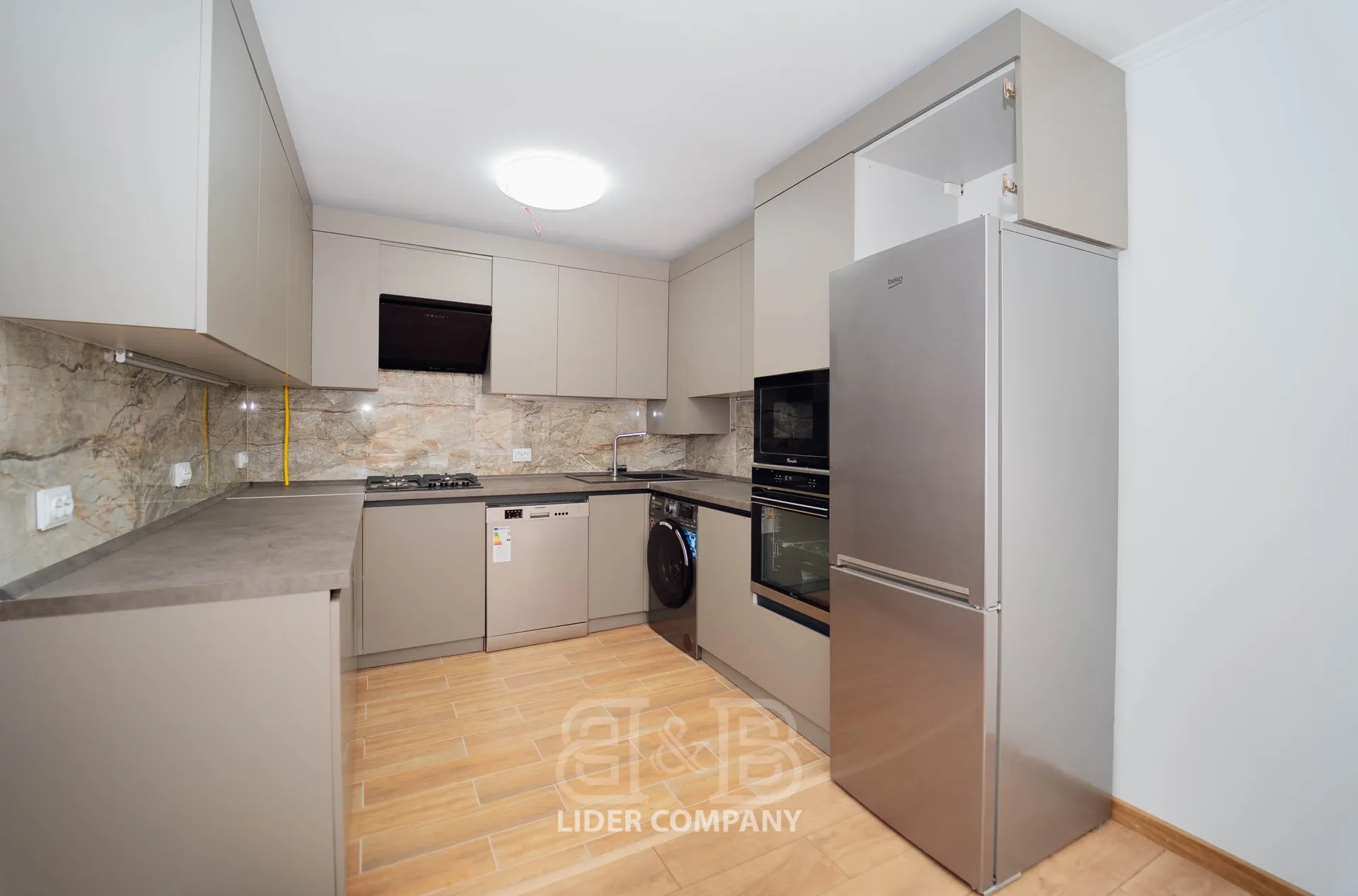 2-этажный дом, 4 комнаты, 140 м² — Изображение 2