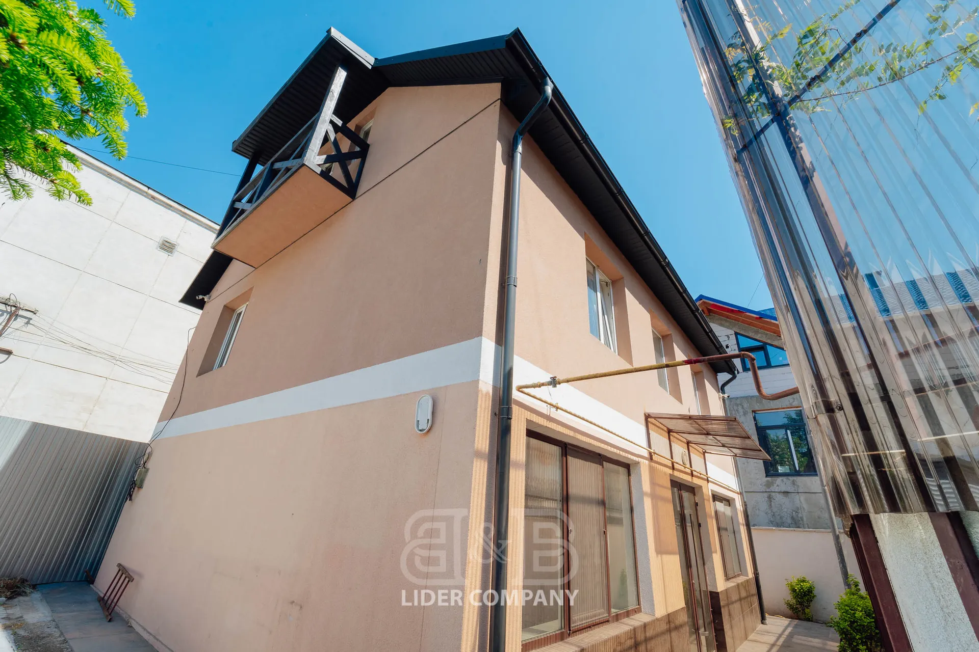 2-этажный дом, 4 комнаты, 140 м² — Изображение 1
