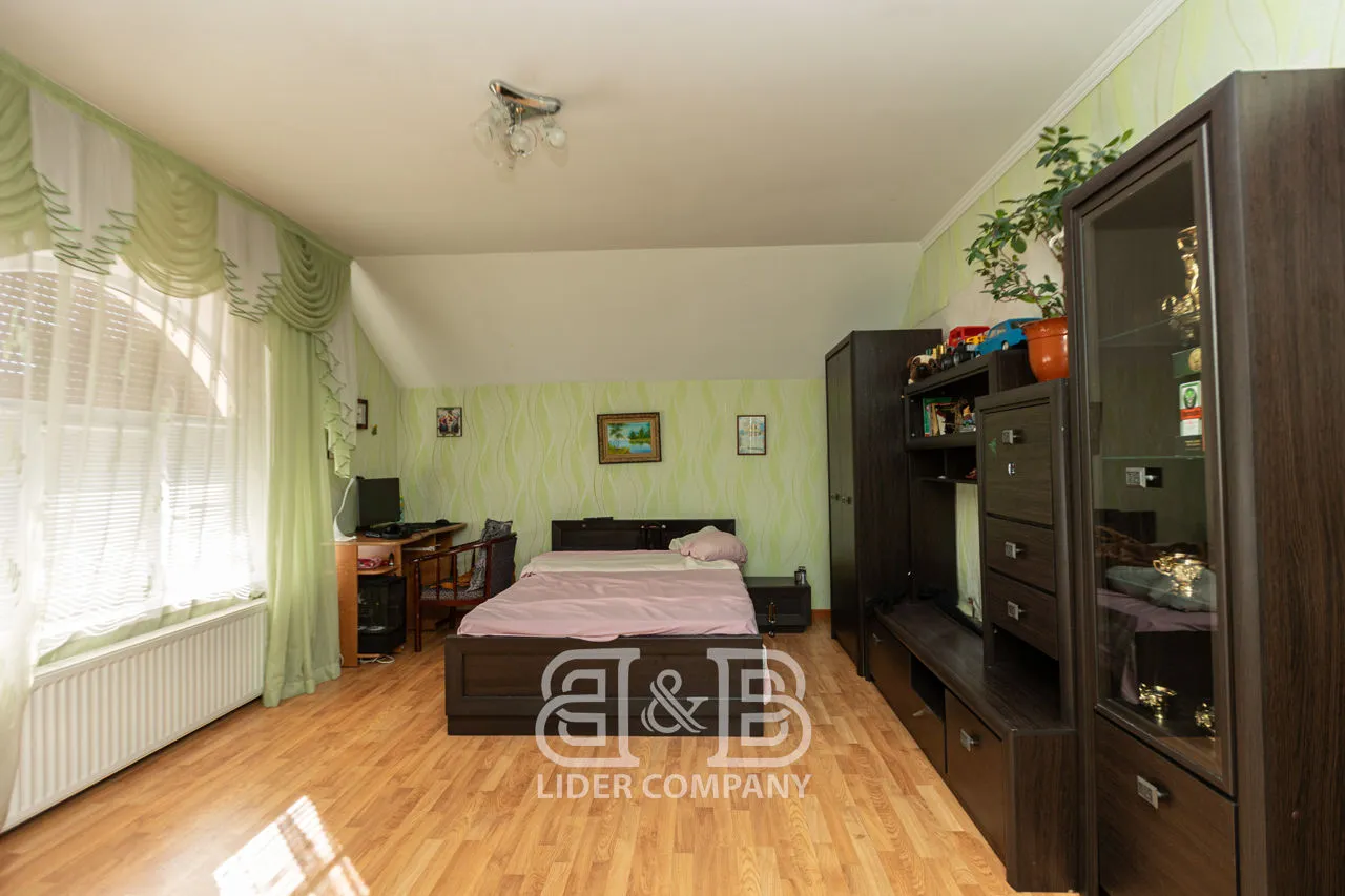 2-этажный дом, 4 комнаты, 190 м² — Изображение 4