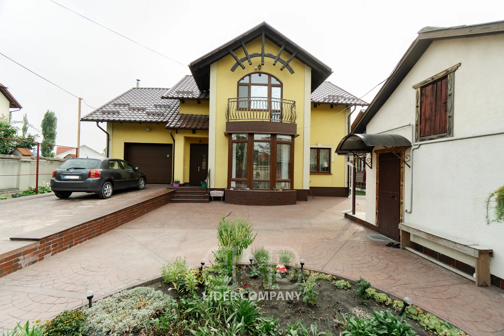 2-этажный дом, 5 комнат, 225 м² — Изображение 1