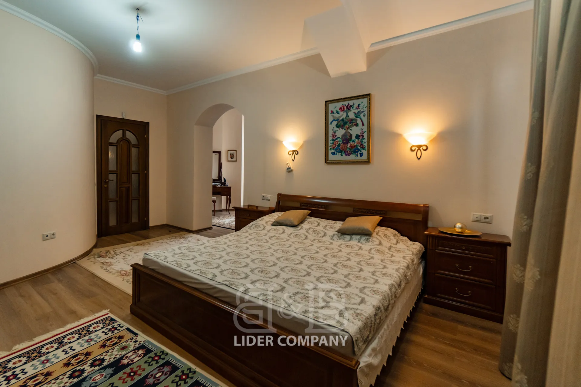 2-этажный дом, 5 комнат, 225 м² — Изображение 4