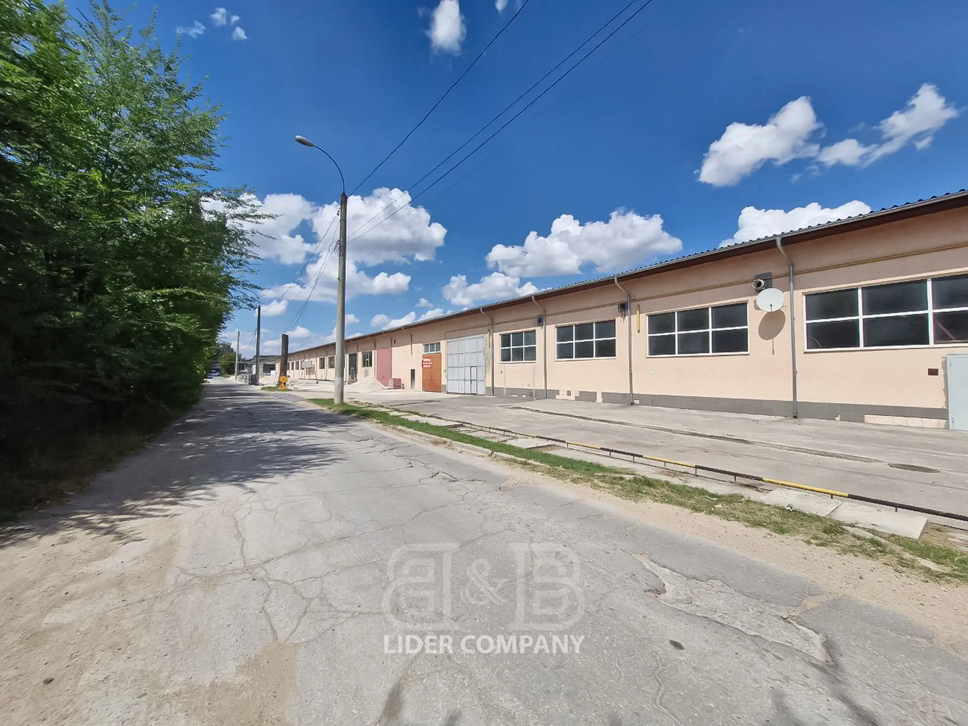 Spațiu comercial, 1 000 m² — Imagine 2