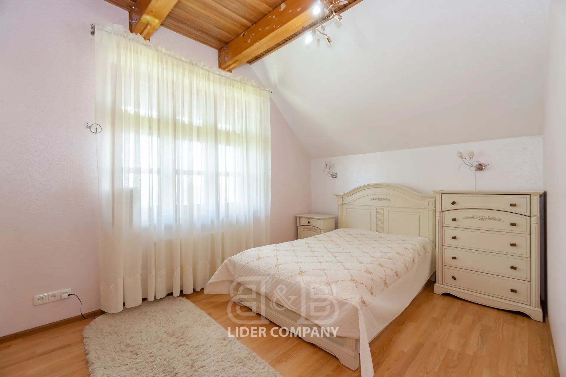 4-этажный дом, 3 комнаты, 480 м² — Изображение 4