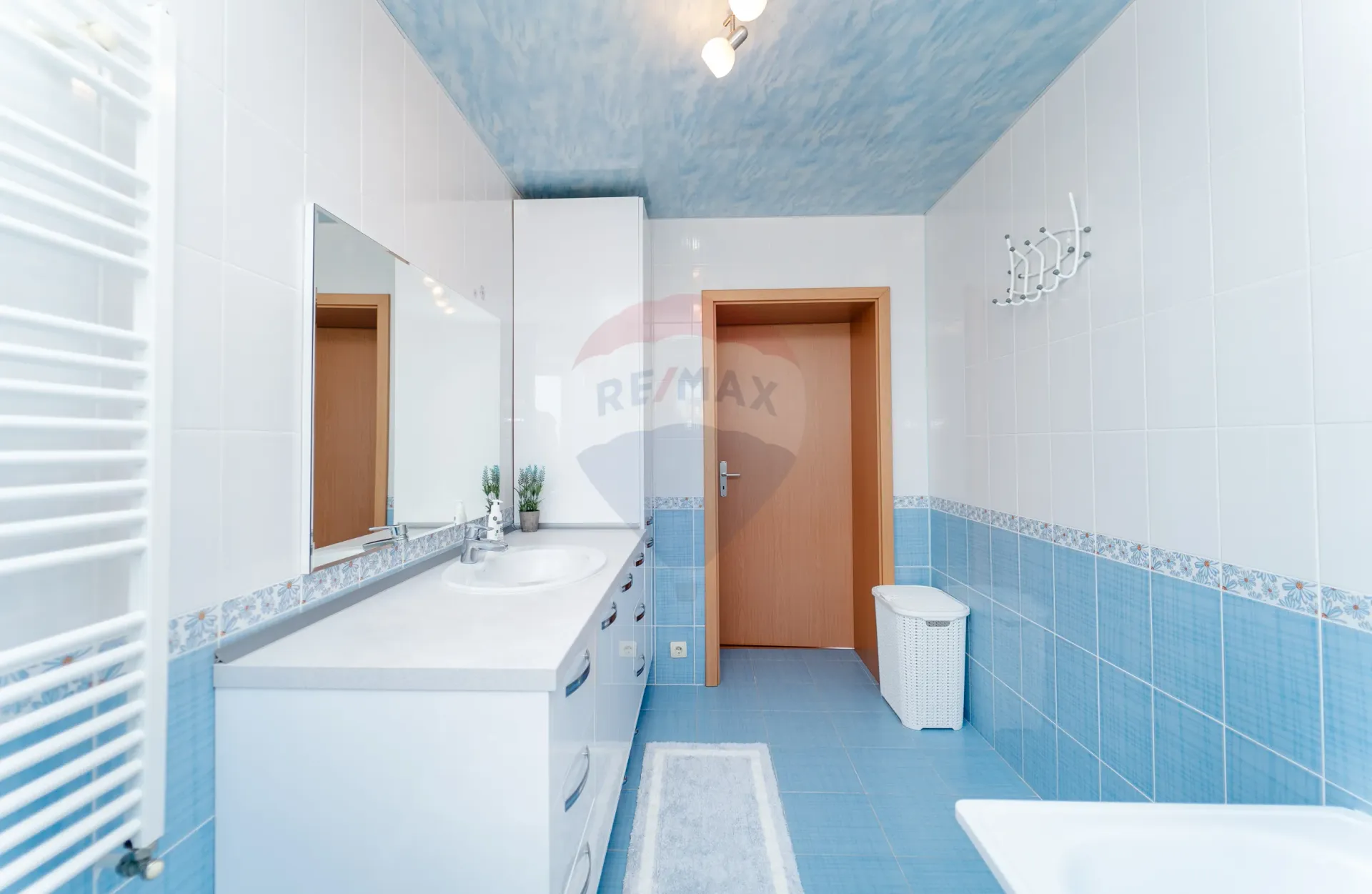 2-floor house, 223.9 m² — Image 17