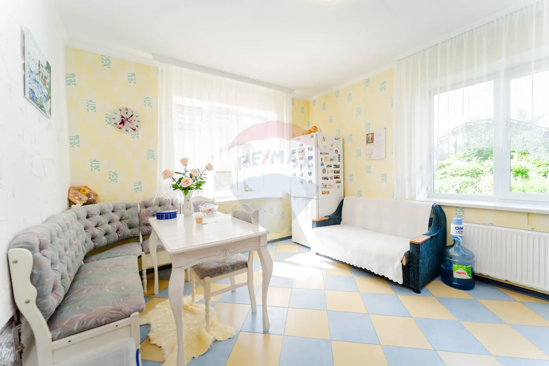 2-floor house, 223.9 m² — Image 2