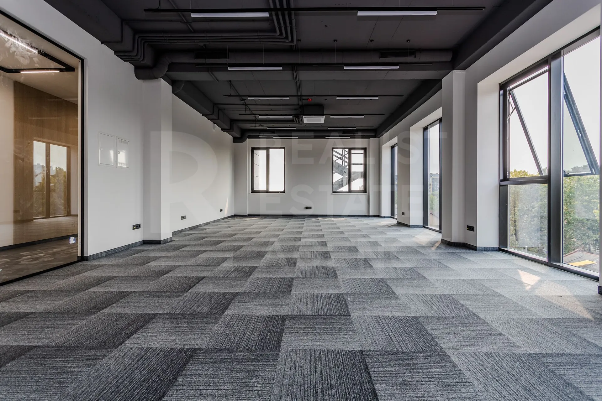 1-camere birou, 450 m² — Imagine 1