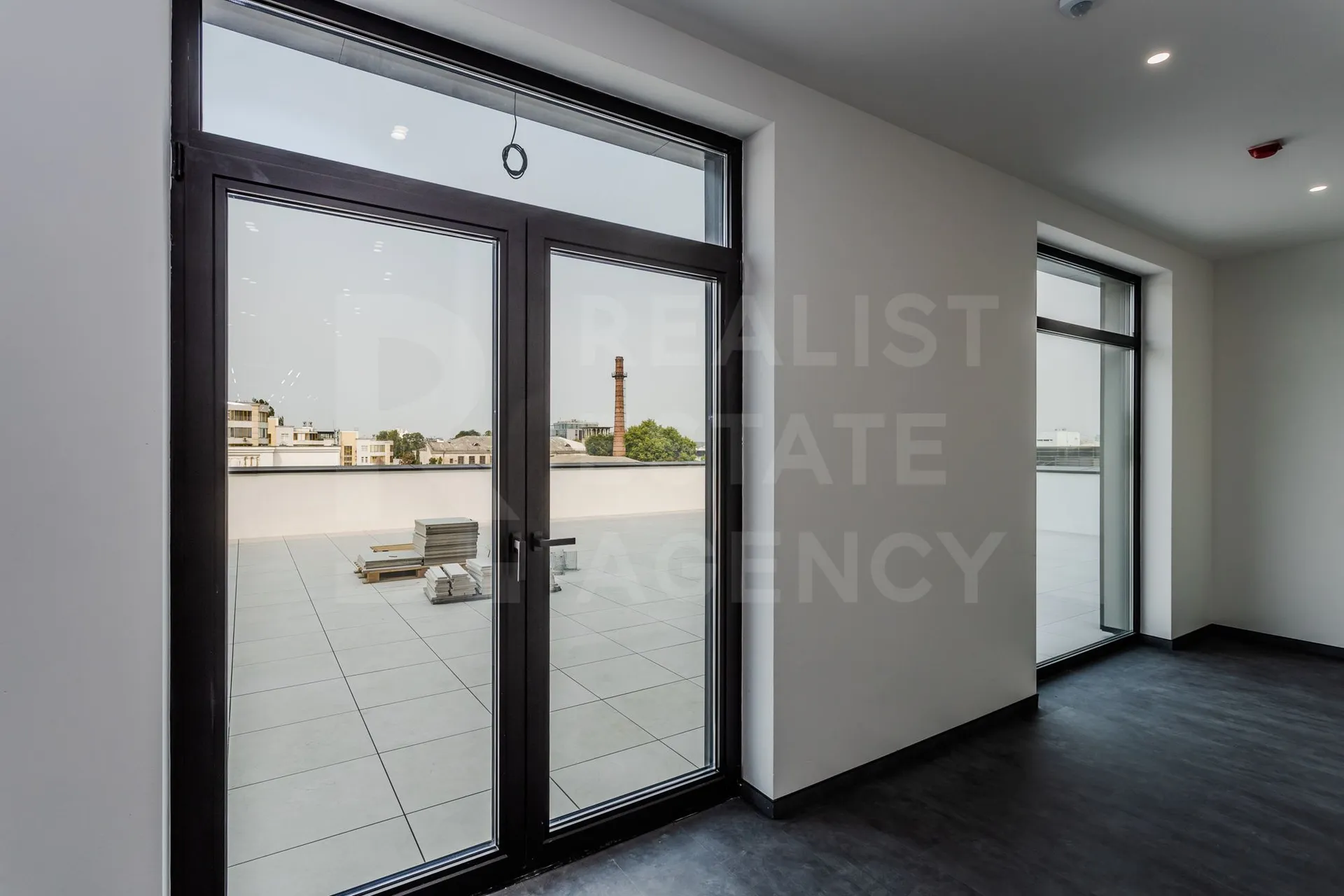 1-bedroom office, 530 m² — Image 2